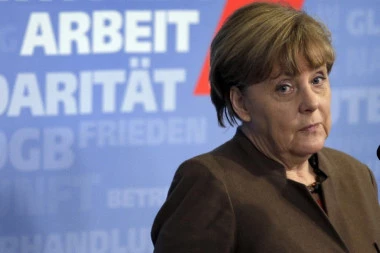 Uporedio Merkelovu sa Hitlerom, pa podneo ostavku