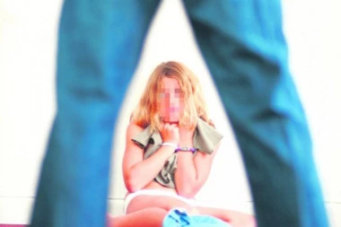 GROZOTA U HARANITELJSKOJ PORODICI: Mladić (26) obljubio devojčicu (14) u Nišu