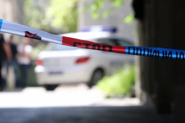 Užas u Leskovcu! Policija pronašla tela oca, majke i dve ćerke u kući