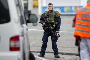 Novi napad islamista u Parizu: Noževima krenuo na policajce