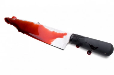 HOROR U SOMBORU: Muškarac nožem sebi prerezao vrat