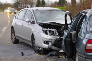 Nesreća na auto-putu Miloš Veliki: Vozač se zakucao u vozilo koje je izvodilo radove