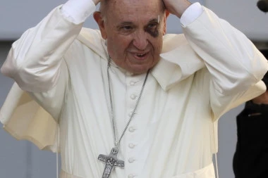 Papa Franja o vakcini protiv korone: Bilo bi veoma tužno ako bi je dobili samo bogati
