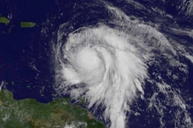 Florida iščekuje udar uragana Isaja