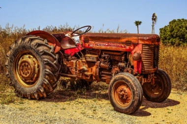 BEZOBZIRNA KRAĐA U BAČKOJ PALANCI: Provalio ženi na salaš i odvezao traktor