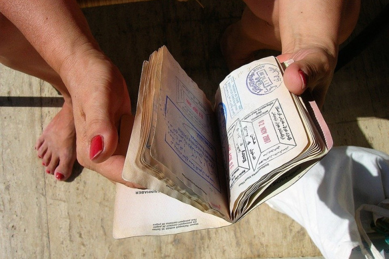 SRBI SA KOSOVA OSTAĆE U GETU: Imaju 3 vrste pasoša sa kojima ne mogu NI DA KROČE VAN TERITORIJE