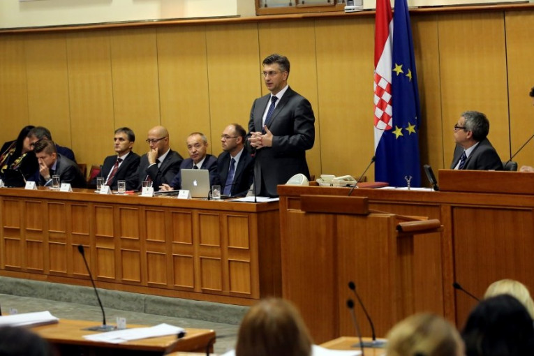 HRVATSKA PRETI: Ako Srbija zabrani ulazak njihovim ministrima, povlače svog ambasadora iz Beograda?!