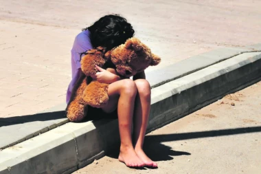 Oglasila se majka devojčice povodom slučaja pedofilije: Dete zlostavljao čovek koji je blizak porodici