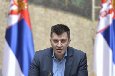 Ministar Ðorđević na 8. mart u poseti Sigurnoj kući