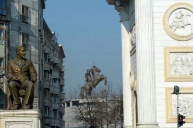 Dojava o bombi napravila pometnju u Skoplju: Evakuisan tržni centar!