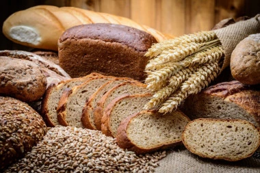 DOK SE SVI UGRADE! U Italiji od pšenice do hleba cena se povećava čak 15 puta