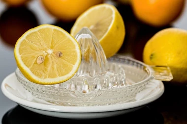 UČINITE DOBRU STVAR ZA SEBE: Za početak boljeg dana popijte čašu vode s limunom, EVO ZAŠTO!
