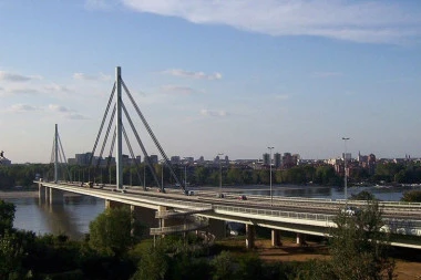 U Novom Sadu iz Dunava uzvučen leš mladića: Skočio sa Mosta slobode?