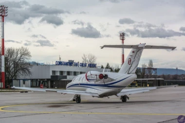 NOVA SEDNICA, NOVE MERE: Vlada obustavila međunarodni saobraćaj sa aerodroma "Konstantin Veliki"