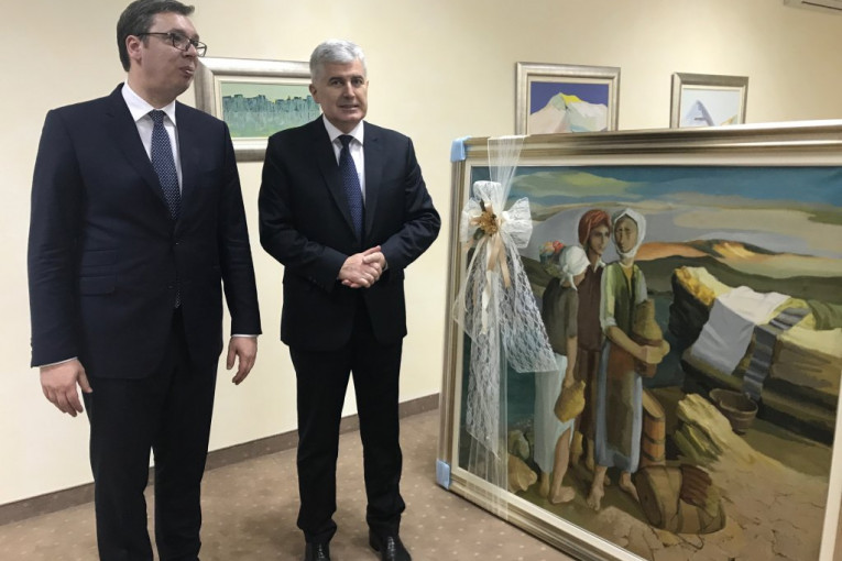(FOTO) Čović poklonio Vučiću sliku "Pralje na Neretvi" sa posvetom