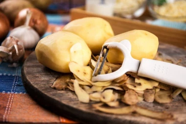 (RECEPT) Napravite sami kvasac za hleb ili pecivo: Sve što vam treba je jedan krompir!
