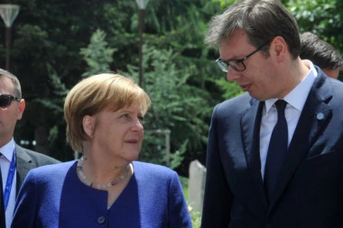 Merkelova će predsedniku Vučiću izneti plan za Kosovo