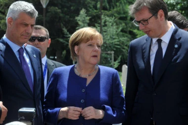 Pale maske! Berlin i Vašington vode bespoštedni rat: Angela priznala da stoji iza taksi!