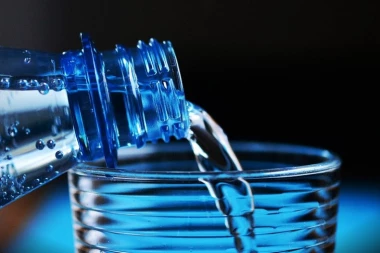 Znakovi koji ukazuju da pijete vode više nego što vam je potrebno