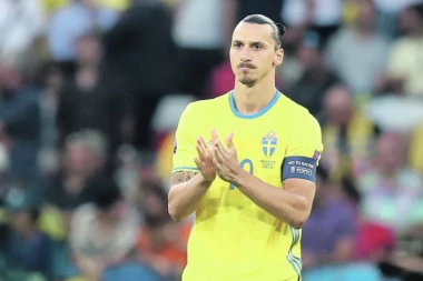 (FOTO) SIPAO SO NA RANU: Dok Šveđani ginu na Evru, evo gde je Ibrahimović!
