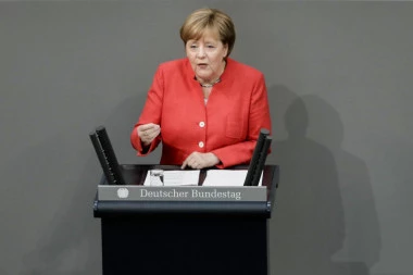 ŽIVOT SE VRAĆA U NORMALU! Merkelova presekla: Nemačka postepeno ublažava mere