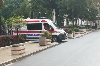 STRAŠNA NESREĆA U CENTRU BEOGRADA: Oboren motociklista, hitno prebačen u Urgentni centar!