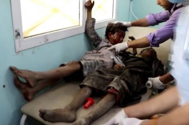 RAKETNI NAPAD U JEMENU: Najmanje 17 ljudi poginulo, ranjeno više desetina!