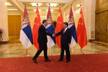Fajnenšel tajms: Kina ulaže kod Vučića, Putina i Merkelove