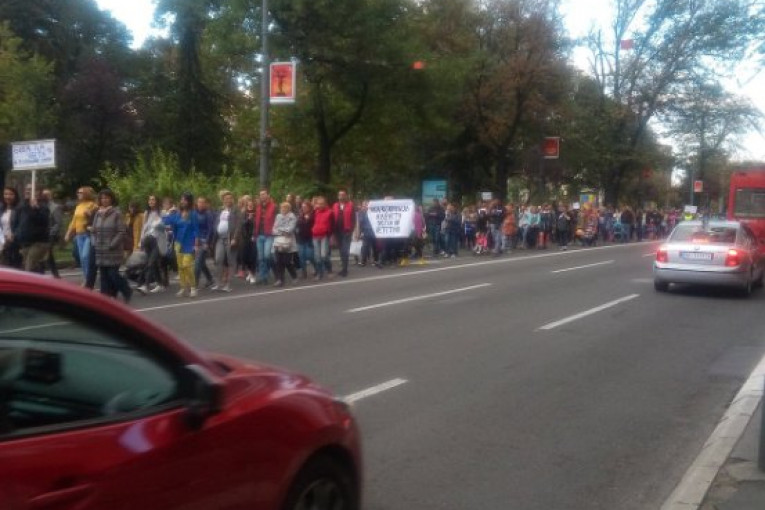 Mame protestovale u centru Beograda