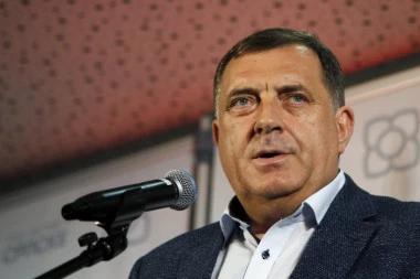 Dodik zahvalan Komšiću zbog odluke da BiH definitivno ne prizna nezavinost Kosova