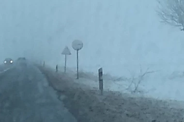 (FOTO) U susednoj Hrvatskoj pada sneg, najavljuju i do 20 centimetara