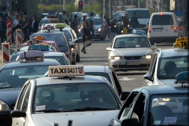 START POSKUPEO 50 DINARA: Od danas nove cene taksi prevoza u Beogradu