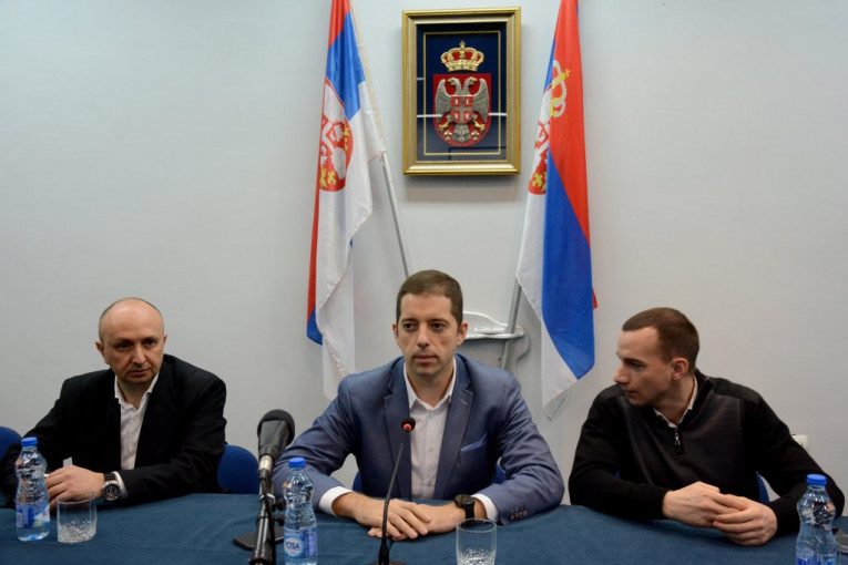 ĐURIĆ: Mnogo je onih kojima se žuri da sruše predsednika Srbije jer se plaše odlaska u zatvor