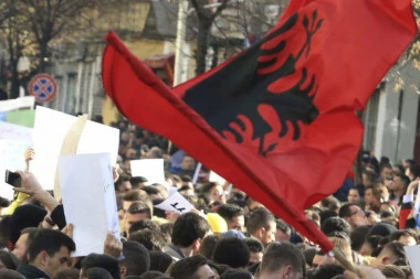 SRAMOTAN DOGOVOR PRIŠTINE I TIRANE: Formira se liga VELIKE ALBANIJE!
