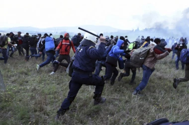 EVROPA ŠOKIRANA! Hrvati tuku i siluju migrante na granici