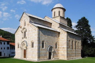 Turci su hteli da dečansku crkvu pretvore u džamiju, ali ih je u tome sprečilo ČUDO koje se i danas pamti