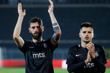 Partizan dobio milionsku ponudu za Šćekića!
