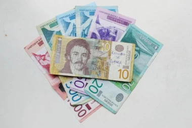 KURTI STEŽE OBRUČ OKO SRBA: Od sutra kazne za sve koji koriste dinar na Kosovu