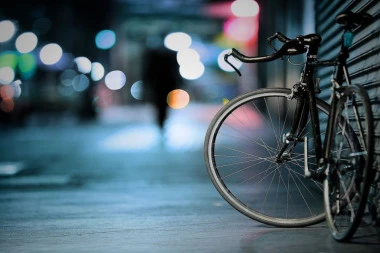 Biciklista na Novom Beogradu udario devojčicu (6)