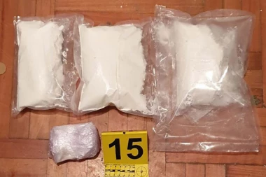 Krivične prijave zbog droge u Bačkoj Palanci i Vajskoj! Policija pronašla lekove, marihuanu i amfetamin