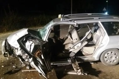 SAOBRAĆAJKA KOD MALOG POŽAREVCA: Automobil završio na bankini, vozač poginuo!