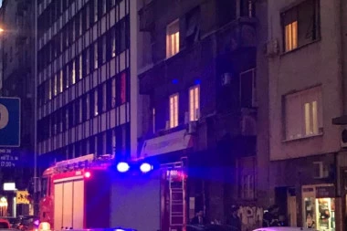 Detalji požara na Čukarici: Žena pokušala da se ubije! Napisala pismo, pa zapalila stan