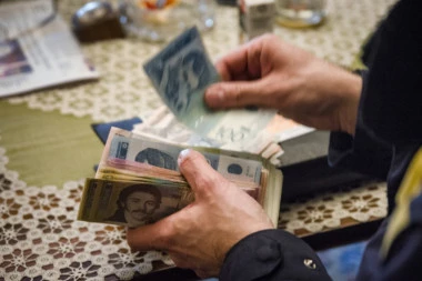 Počela isplata uvećanih penzija: Prosečno leže 1.600 dinara više nego do sada!
