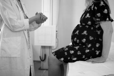 Danas se porađa prva trudnica u Srbiji zaražena koronom: Evo u kakvom je stanju buduća majka!