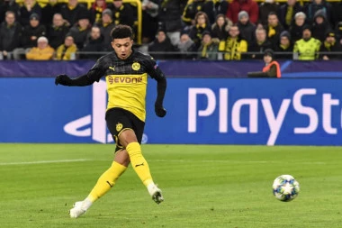 MORAĆE JOŠ DA SE OTVORE: Dortmund odbio BOLESNU sumu novca za Džejdona Sanča!
