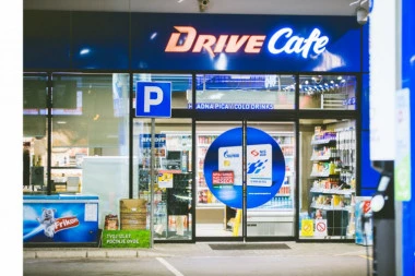 Najveći lanac kafea u Srbiji obara rekorde: Više od 6 miliona čaša Drive Cafe kafe popijeno samo u prethodnoj godini