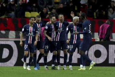 (VIDEO) Ludnica u "gradu svetlosti": Sedam golova, crveni karton Nejmara, Kavanijeva istorija za pobedu Parižana!