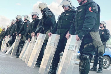 (FOTO) Sramotan potez Milove policije: Litija iz Republike Srpske vraćena sa granice!