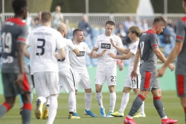 Crno-beli igraju dobar fudbal: Partizan srušio Lokomotivu posle boljeg izvođenja penala!