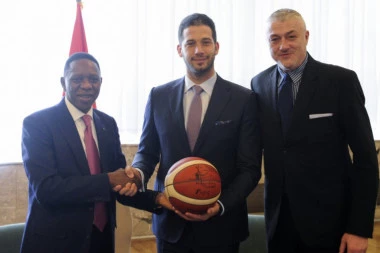 (FOTO) Udovičić ugostio predsednika FIBA!